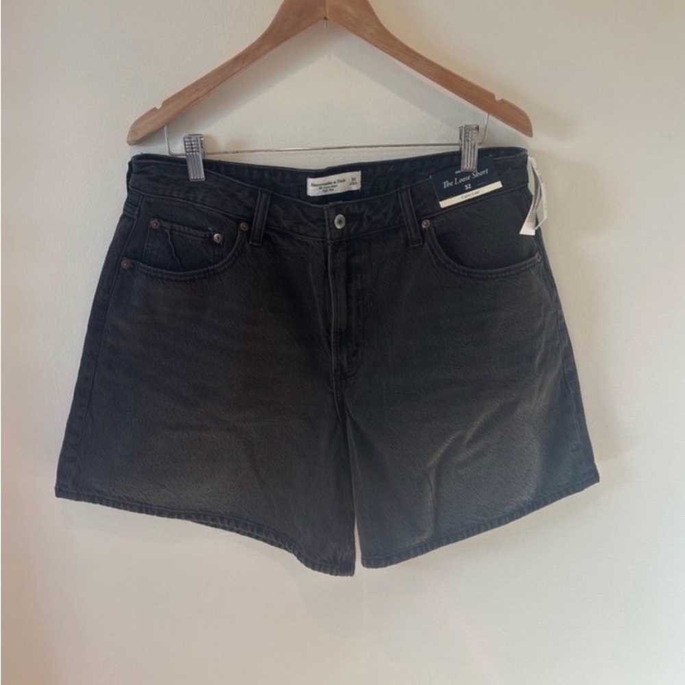 NWT Abercrombie & Fitch Curve Love The Loose High Rise Shorts Size 32